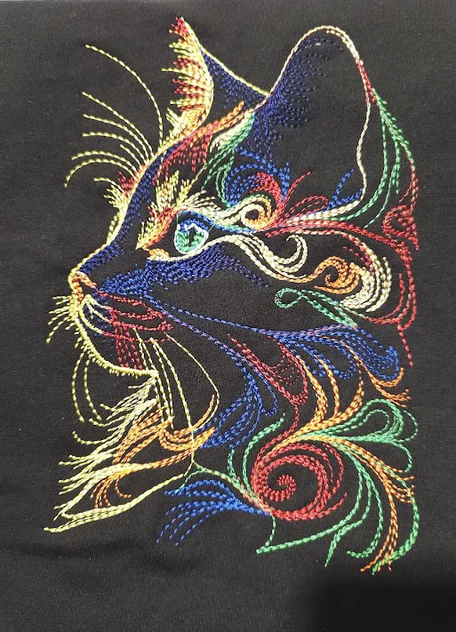 Katze-Stickerei auf T-Shirt